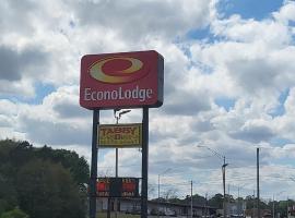 Econolodge, hotel with parking in Andalusia