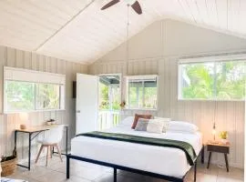 Monstera Bungalow, Spacious, King Bed, Big Kitchen