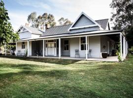 The Glen Farmhouse on Ovens River, hotel v mestu Wangaratta