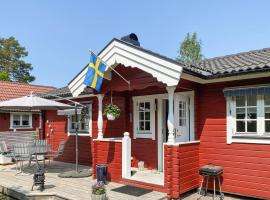 Gorgeous Home In Boxholm With House Sea View, holiday rental in Boxholm