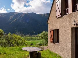 Maison avec vue sur la montagne Les Circaètes, hotel v destinaci Bourisp
