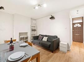 Livestay-Three Bedroom House in Belvedere with Private Garden, hotel Belvedere-ben