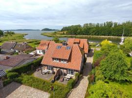 Fachwerkhäuser Seedorf -F591 Haushälfte "Lena Victoria", Hotel in Sandort