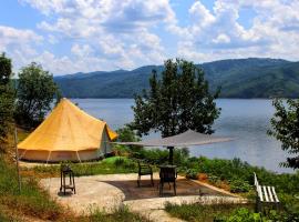 Lakeview Glamping, luxury tent in Staro Myasto