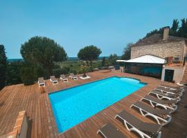 Villa Monbazillac, vue exceptionnelle, piscine, jacuzzi 10-12 pax, hotel in Monbazillac