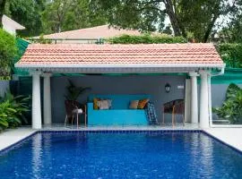 ELIVAAS 5 BHK with Pvt Pool, Entertainment Room & Glass House - Bludoor
