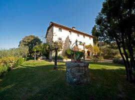 La Casa di Francesca tra le Colline di Lucca in Toscana, hotel in Lucca