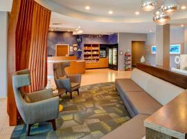 SpringHill Suites St. Louis Brentwood، فندق في Brentwood