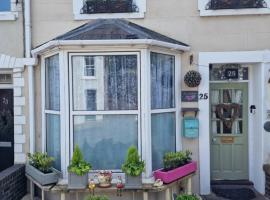 Town Cottage ground floor appartment, hotel in Bridgend