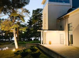 LaSpa Beach House, hotel a Laulasmaa