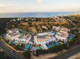 Latchi Escape Hotel and Suites, hotel with hot tubs in Neo Chorio