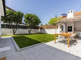 Lovely Beach House in Aroeira by LovelyStay