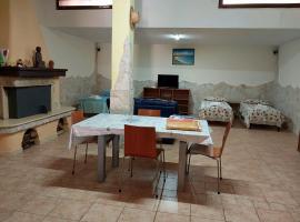 Tavernetta casa Fiore 140mq, hotel u gradu Galipoli