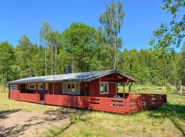 Nice Home In lvsered With Wifi, casa en Älvsered