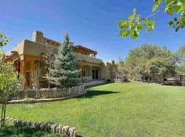 Green Acres Santa Fe 8 mins from plaza!