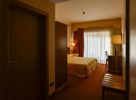 Zemu izmaksu kategorijas viesnīca Villa Sirena Hotel e Ricevimenti pilsētā Durazzano