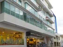 Hotel Libertador, hotel near Camilo Ponce Enriquez - LOH, Loja