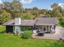 3 Bedroom Cozy Home In Sjællands Odde