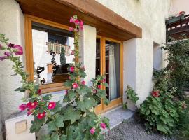 The Stable House Bourg d’Oisans -bike/hike/ski，勒布爾杜瓦桑的小屋