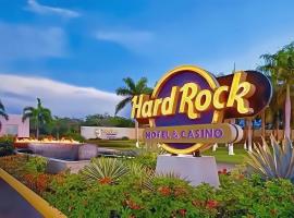 Hermoso Apartamento Cana Rock Star Acceso Directo a la Piscina C-105, C-106, B-102 y B-104, golf hotel in Punta Cana