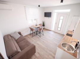 New Family Apartments with private parking near Zadar, departamento en Murvica