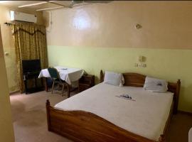Hôtel cœur des montagnes, haustierfreundliches Hotel in Abomey