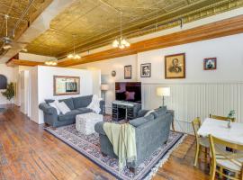 Cozy Abode in Historic Yankton - Heart of the City, hôtel acceptant les animaux domestiques à Yankton