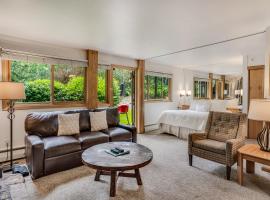 스노우메스 빌리지에 위치한 호텔 Laurelwood Condominiums 302
