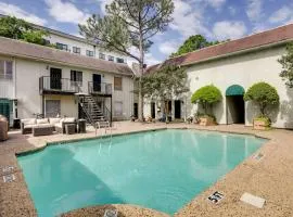 Dallas Condo with Pool Access about 4 Mi to Downtown!