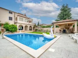 Nice Apartment In Medulin With Wifi