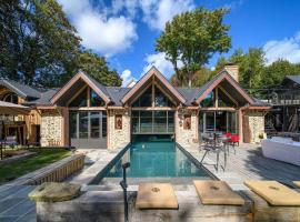 Le Grenier sur l'Eau - Saint-Malo - St Servan, hotel med jacuzzi i Saint-Malo