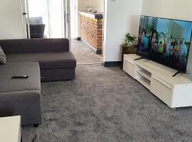 Green Haven Villa - 4BR Spacious House with Hot tub, Ample Parking, Air Condition, WIFI, Netflix, Patio & Garden – dom wakacyjny w mieście Kidlington