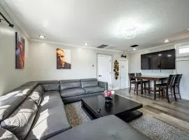3BR HOME SLEEPS 8 DOWNTOWN Med CTR /pet/EV