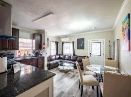 4BR HOME SLEEPS 13 DOWNTOWN/Pet Friendly/EVCharger