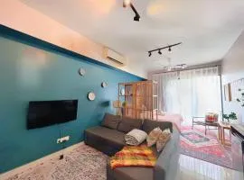 Heritage Studio with Balcony D'Sara, Direct MRT Kampung Selamat, near Thomson and Sungai Buloh Hospital