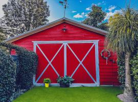 The Red Barn: right in the heart of historic Berry, hotel v destinaci Berry