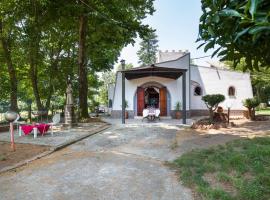 Lovely Home In Loc Monte Poro I With Wifi, hotel en Coccorino