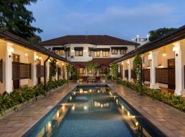 The Grand Walawwa, hotel with parking in Pinnawala