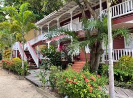 Alux House, location près de la plage à Placencia