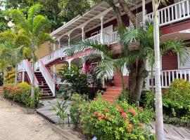 Alux House, holiday rental in Placencia Village