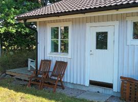 Saxemara med minikök och badrum, cabaña o casa de campo en Ronneby