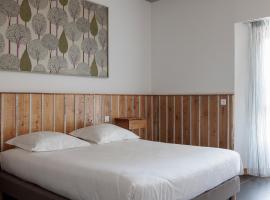 Cit'Hotel Le Relais du Boisniard – hotel w mieście Chambretaud