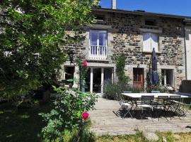 La Maison des Biscuits, viešbutis su vietomis automobiliams mieste Loubaresse