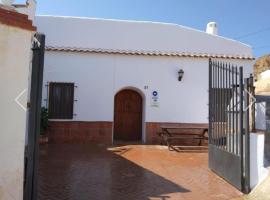 Cave House three bedroom – hotel w mieście Guadix