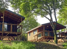 Le Jardin Saint Germain Lodges and Events, chalet à Plogastel-Saint-Germain