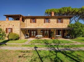 Farmhouse with air conditioning private terrace and pool, hôtel à Ravigliano