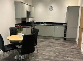 Contemporary apartment Great Location with private car park