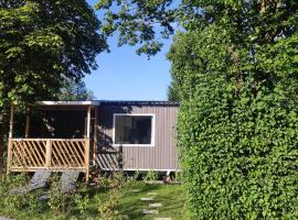 Glamping Wallersee - Unter dem Kastanienbaum, glamping site in Helming