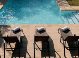 Hotel PAX Torrelodones, hotel with parking in Torrelodones