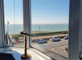 2 Bedroom Seafront Apartment, hotell i Felixstowe